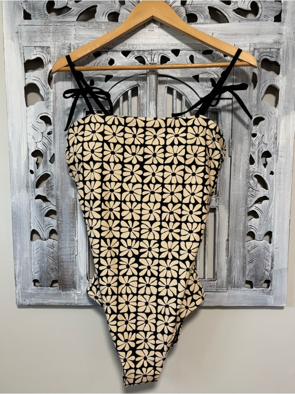 NEW Janela Bay Shoulder Tie Cream Black Square Floral One Piece Swimsuit - Picture 4 of 10